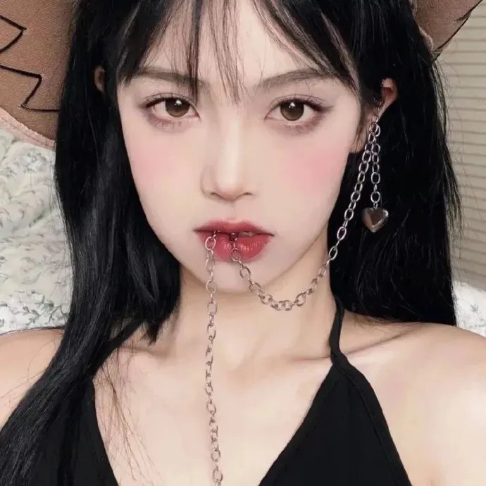 惠特妮·卡明：我能摸摸吗？